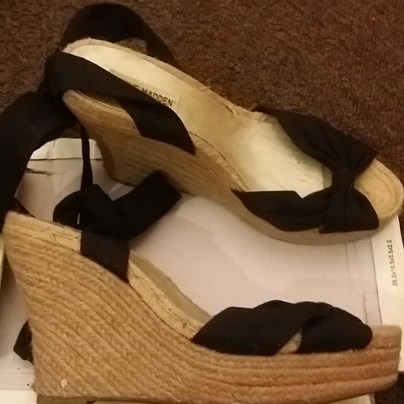 Sandals - Picture 3 of 4